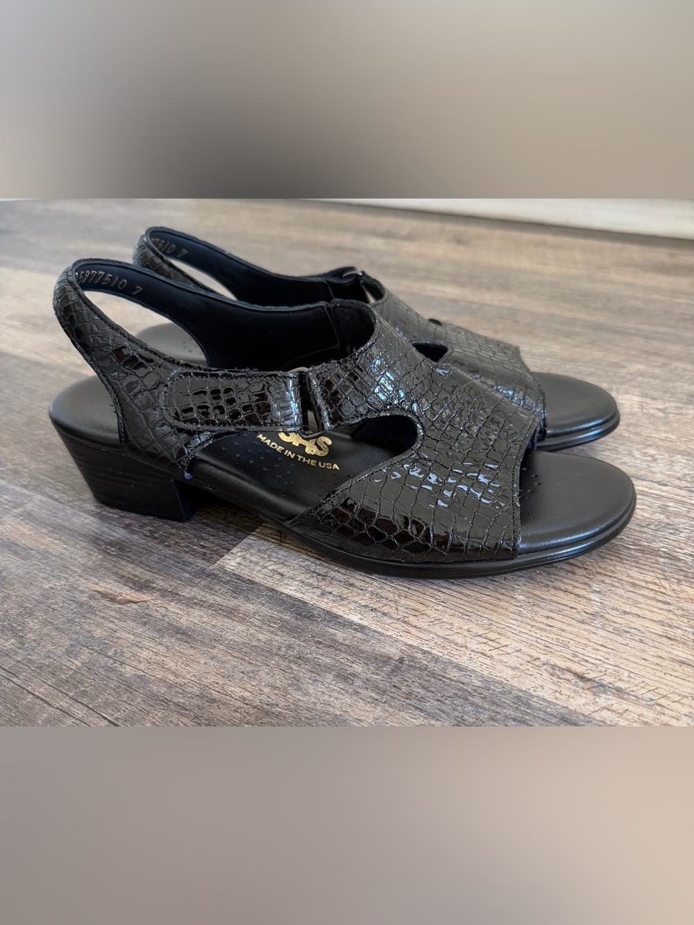 SAS Size US 7.5M Suntimer Black Croc Comfort Heeled Leather Sandal EZ Strap USA